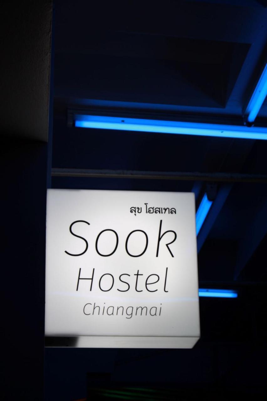 Sook Hostel (Adults Only) Chiang Mai Bagian luar foto